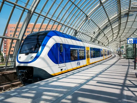Amsterdam Travel Ticket usato ai cancelli del treno aeroportuale di Schiphol